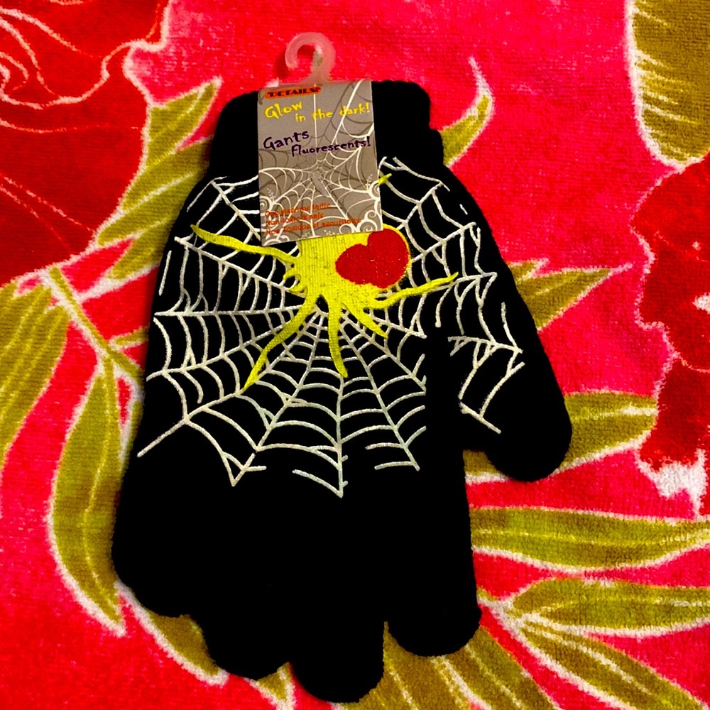 I am selling some gloves.
